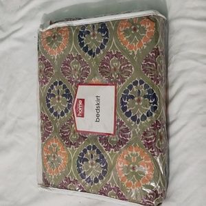 JC Penny's Home Collection Queen Bedskirt